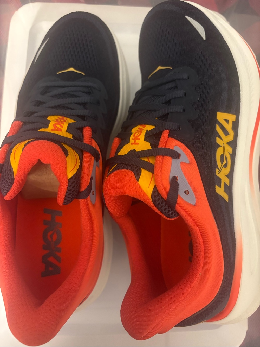 Brand New Men’s Size 8.5 Hoka Bondi 9 Shoes